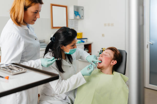 Best Emergency Tooth Extraction  in Earlham, IA